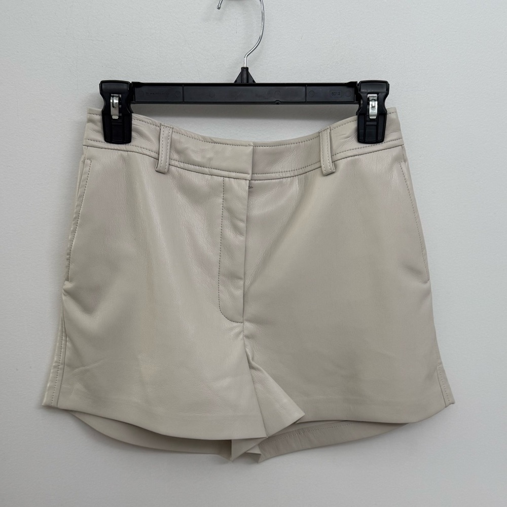 Aritzia Babaton agency matte pearl perle mate shorts
